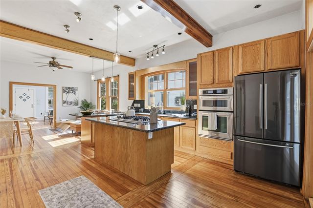 216 NE 6TH STREET, Gainesville, FL 32601