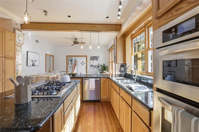 216 NE 6TH STREET, Gainesville, FL 32601