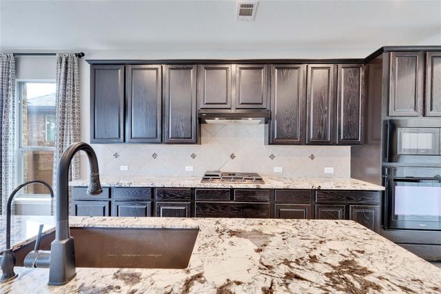 208 Norcia LOOP, Liberty Hill, TX 78642