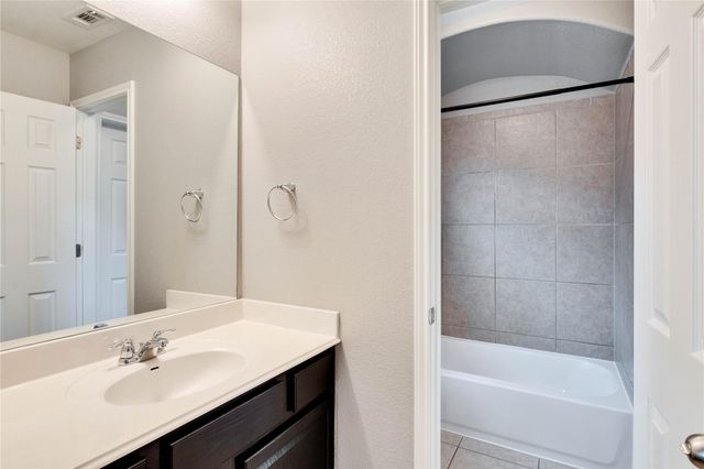 208 Norcia LOOP, Liberty Hill, TX 78642