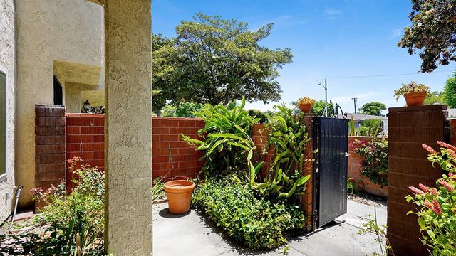 1013 W Orangewood, Anaheim, CA 92802