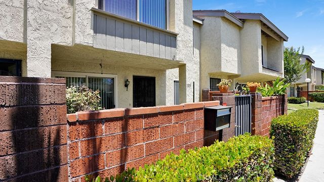 1013 W Orangewood, Anaheim, CA 92802