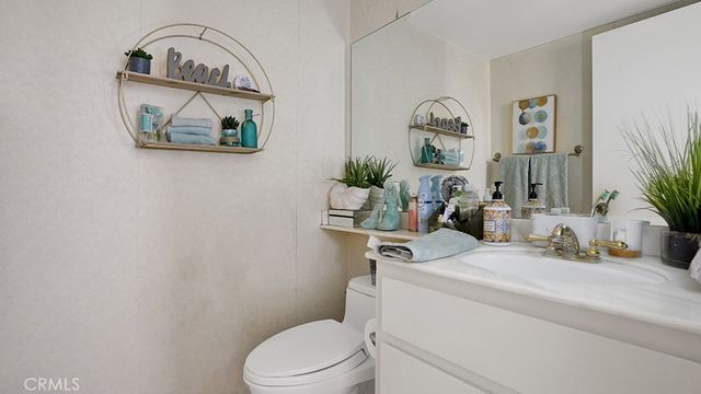 1013 W Orangewood, Anaheim, CA 92802