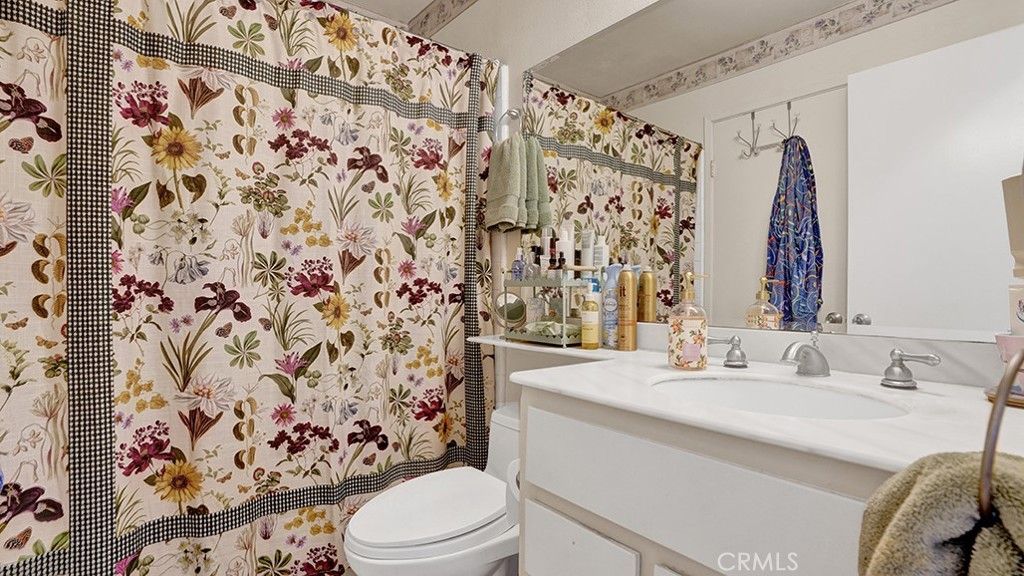 Image 12 of property listing at 1013 W Orangewood, Anaheim, CA 92802