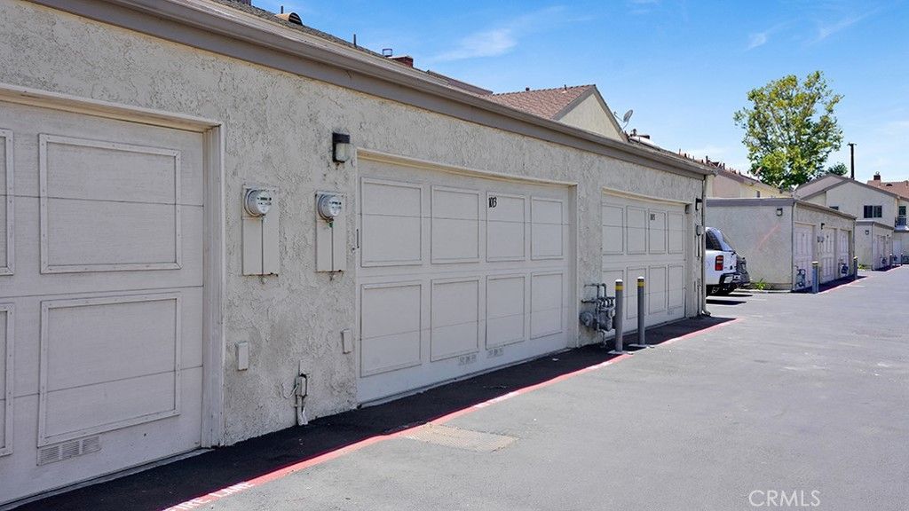 Image 16 of property listing at 1013 W Orangewood, Anaheim, CA 92802
