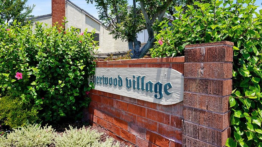 Image 18 of property listing at 1013 W Orangewood, Anaheim, CA 92802