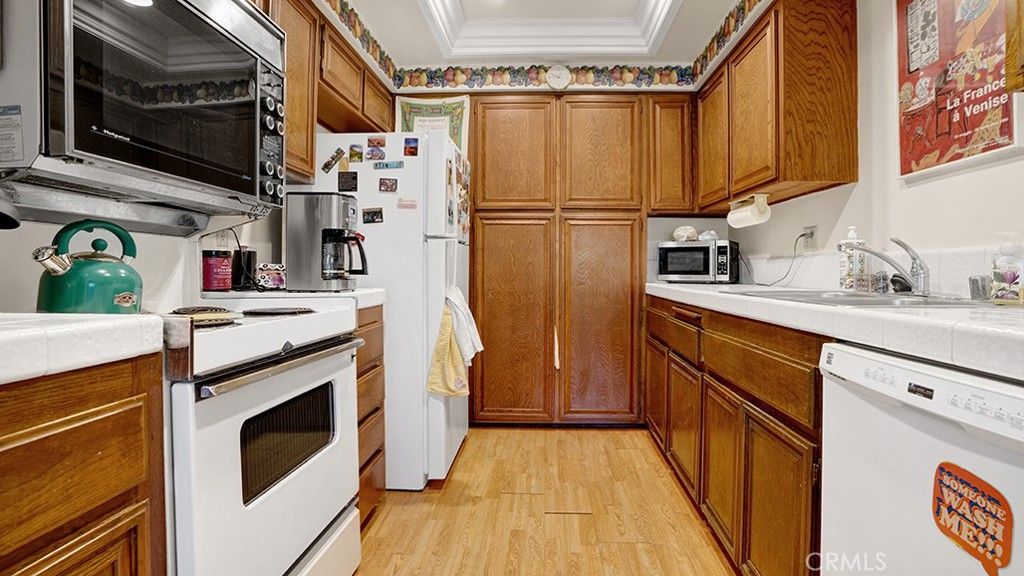 Image 22 of property listing at 1013 W Orangewood, Anaheim, CA 92802