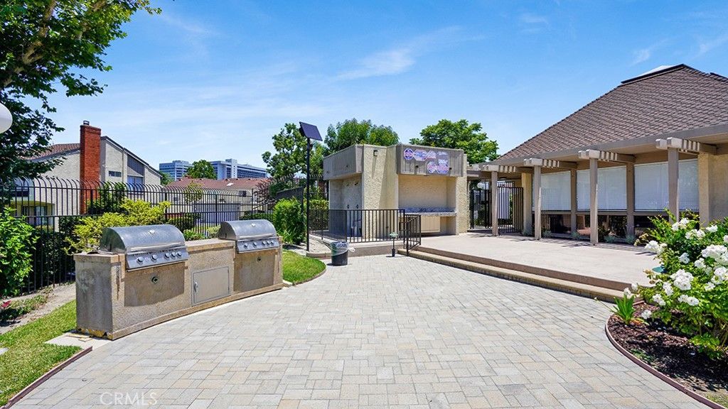 Image 27 of property listing at 1013 W Orangewood, Anaheim, CA 92802