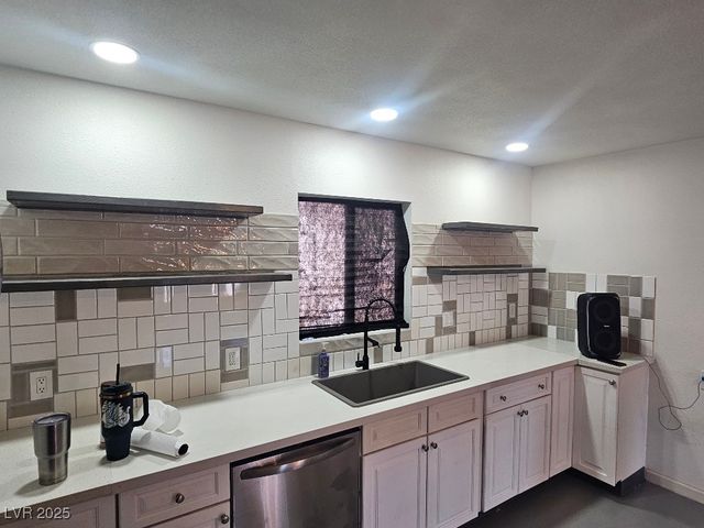 870 Second Street, Pahrump, NV 89048