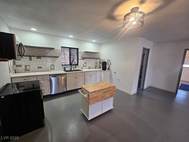 870 Second Street, Pahrump, NV 89048