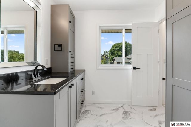 3613 S 155th Street, Omaha, NE 68144