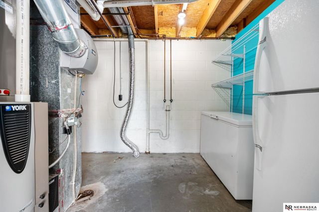 3613 S 155th Street, Omaha, NE 68144