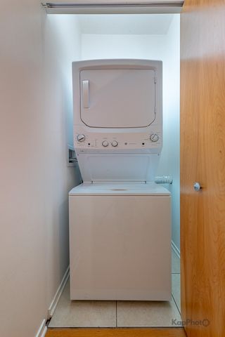 2935 N Clybourn Avenue 301, Chicago, IL 60618