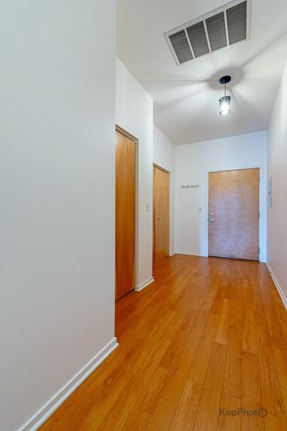 2935 N Clybourn Avenue 301, Chicago, IL 60618