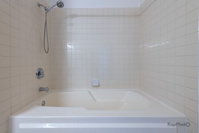 2935 N Clybourn Avenue 301, Chicago, IL 60618