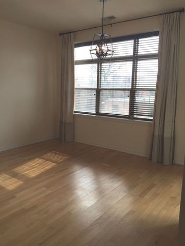 2935 N Clybourn Avenue 301, Chicago, IL 60618