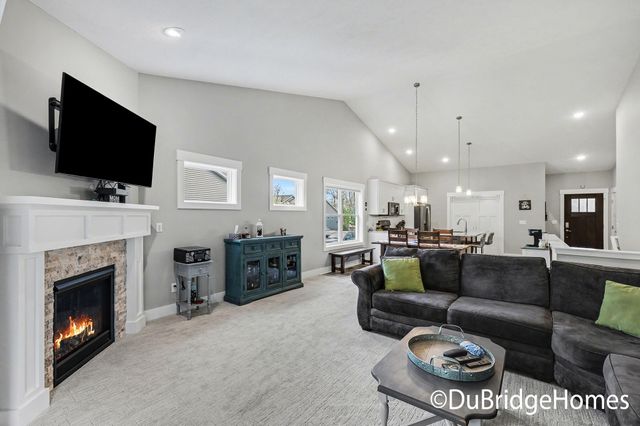 69 Blue Violet Lane NE, Comstock Park, MI 49321