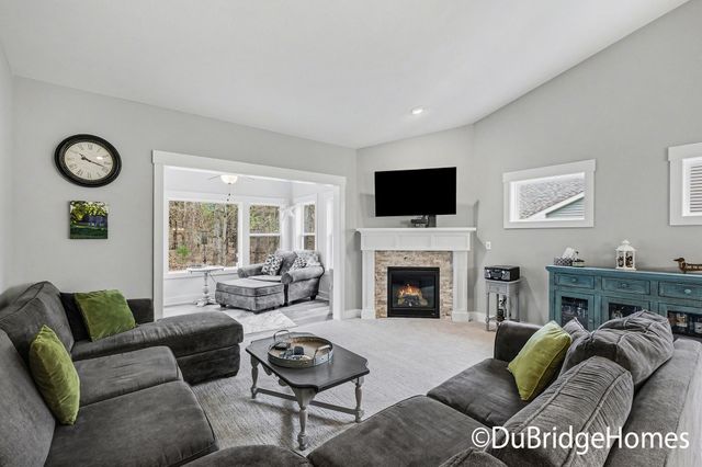 69 Blue Violet Lane NE, Comstock Park, MI 49321
