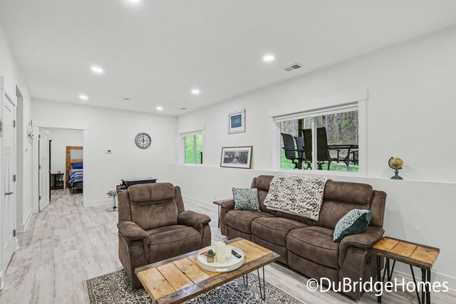 69 Blue Violet Lane NE, Comstock Park, MI 49321