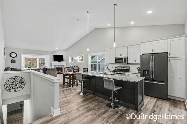 69 Blue Violet Lane NE, Comstock Park, MI 49321