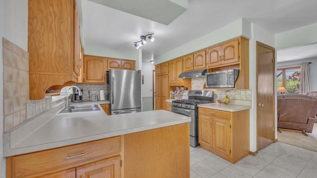 650 Dartmouth DRIVE, Sheboygan Falls, WI 53085