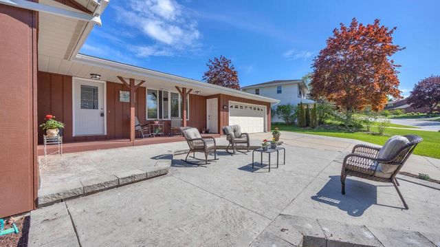 650 Dartmouth DRIVE, Sheboygan Falls, WI 53085