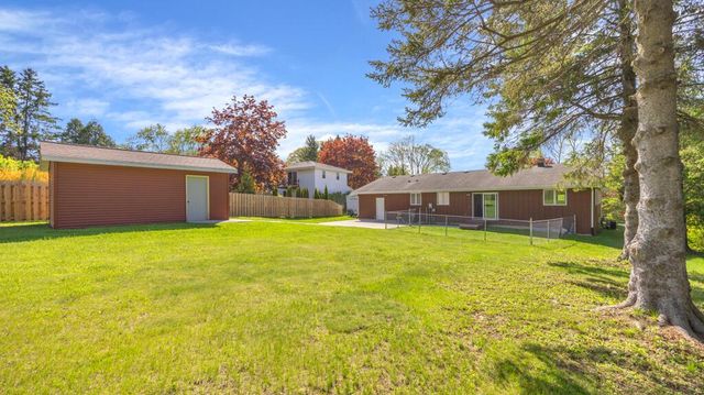 650 Dartmouth DRIVE, Sheboygan Falls, WI 53085