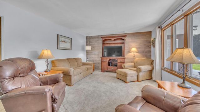 650 Dartmouth DRIVE, Sheboygan Falls, WI 53085