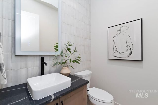 9989 W Bouvardia St, Star, ID 83669