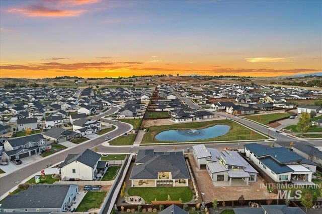 9989 W Bouvardia St, Star, ID 83669