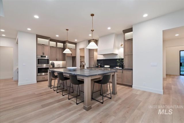 9989 W Bouvardia St, Star, ID 83669