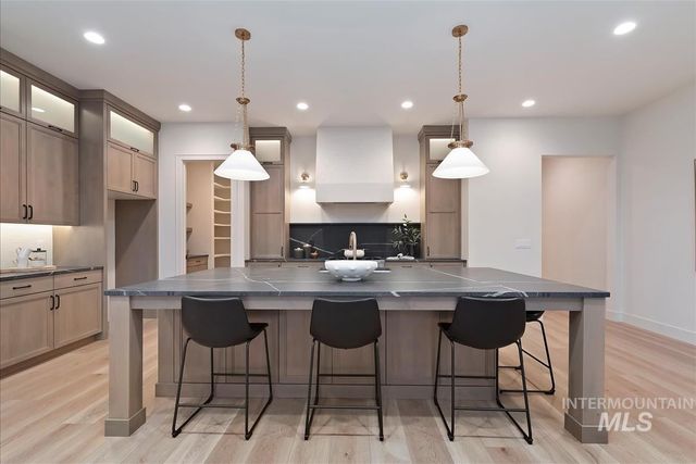 9989 W Bouvardia St, Star, ID 83669