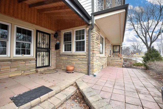 7200 W Locust STREET, Milwaukee, WI 53210