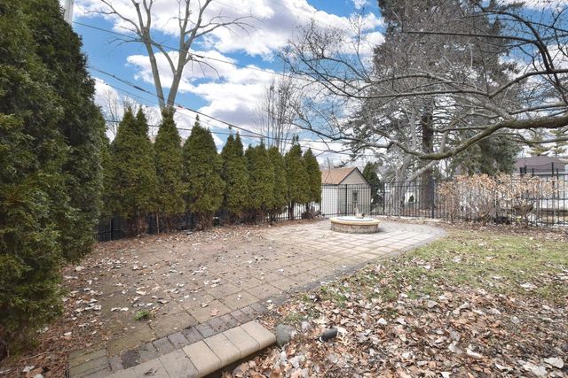 7200 W Locust STREET, Milwaukee, WI 53210