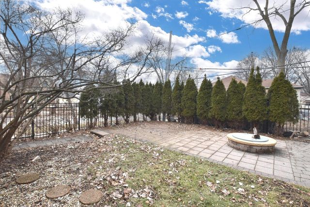 7200 W Locust STREET, Milwaukee, WI 53210