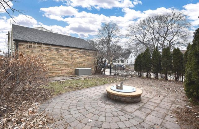 7200 W Locust STREET, Milwaukee, WI 53210