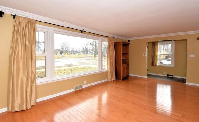 7200 W Locust STREET, Milwaukee, WI 53210