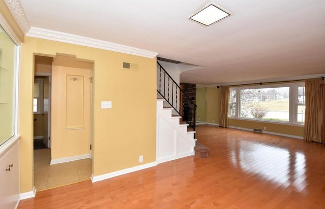 7200 W Locust STREET, Milwaukee, WI 53210