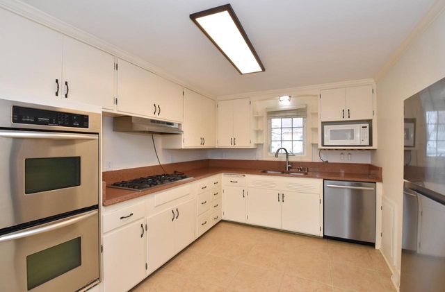 7200 W Locust STREET, Milwaukee, WI 53210