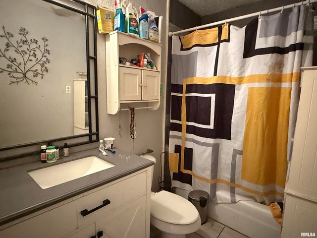 1020 SIMMONS Street, Metropolis, IL 62960