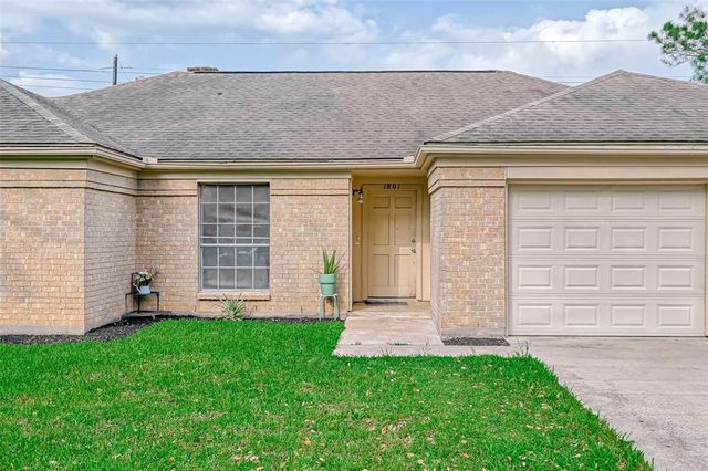 1801 Laurel Oaks Drive, Richmond, TX 77469