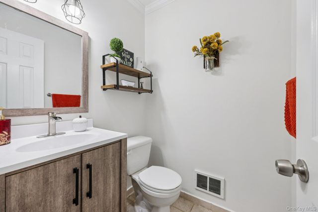 409 Country Club Lane, Pomona, NY 10970