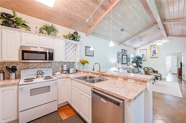 2212 State Highway 361 102, Port Aransas, TX 78373