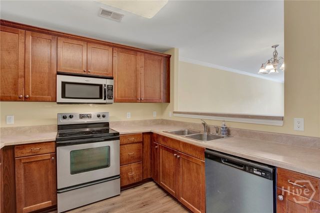 14 Winter Lake Circle, Savannah, GA 31407