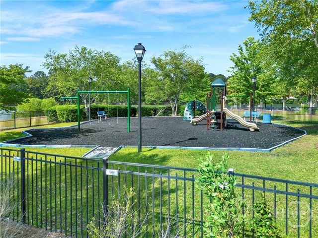 14 Winter Lake Circle, Savannah, GA 31407