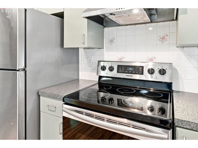 6633 Se 83RD Ave, Portland, OR 97266