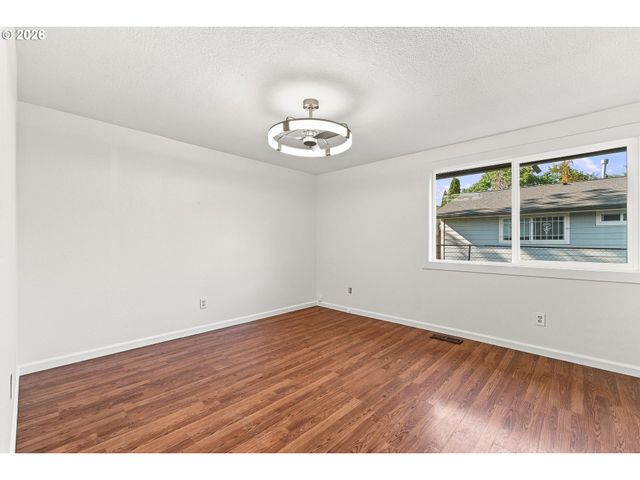6633 Se 83RD Ave, Portland, OR 97266