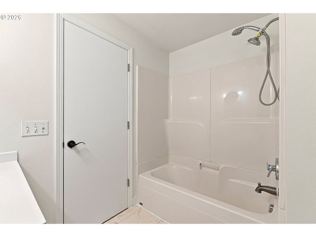 6633 Se 83RD Ave, Portland, OR 97266