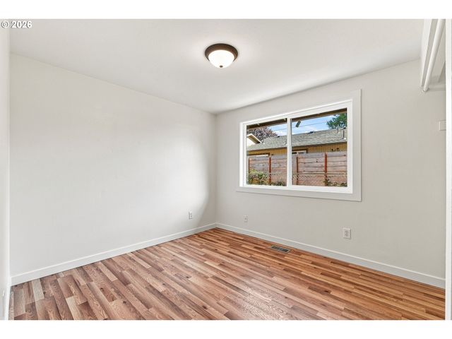 6633 Se 83RD Ave, Portland, OR 97266