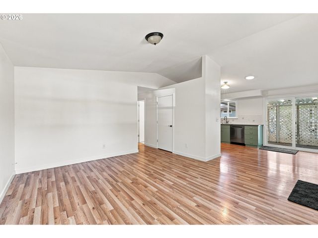 6633 Se 83RD Ave, Portland, OR 97266